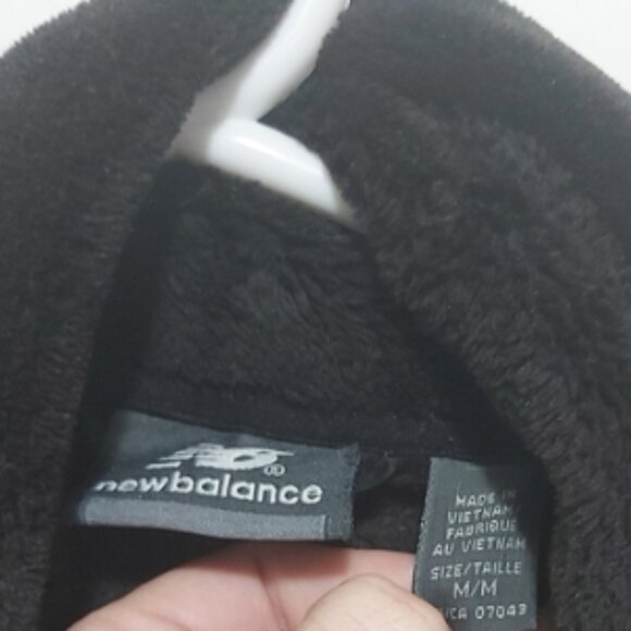 New Balance black cozy zip up jacket, size medium (M) - Picture 3 of 6